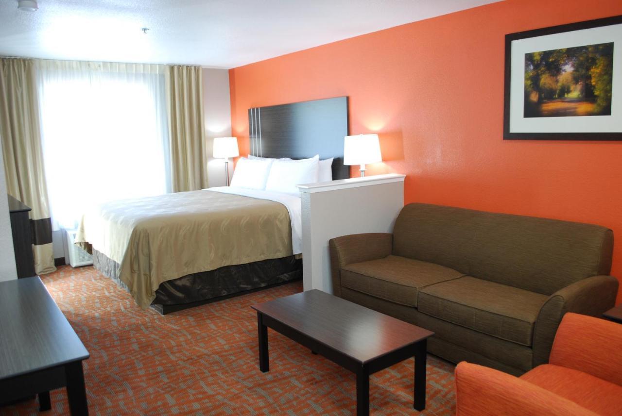Quality Inn & Suites Fresno Northwest Extérieur photo