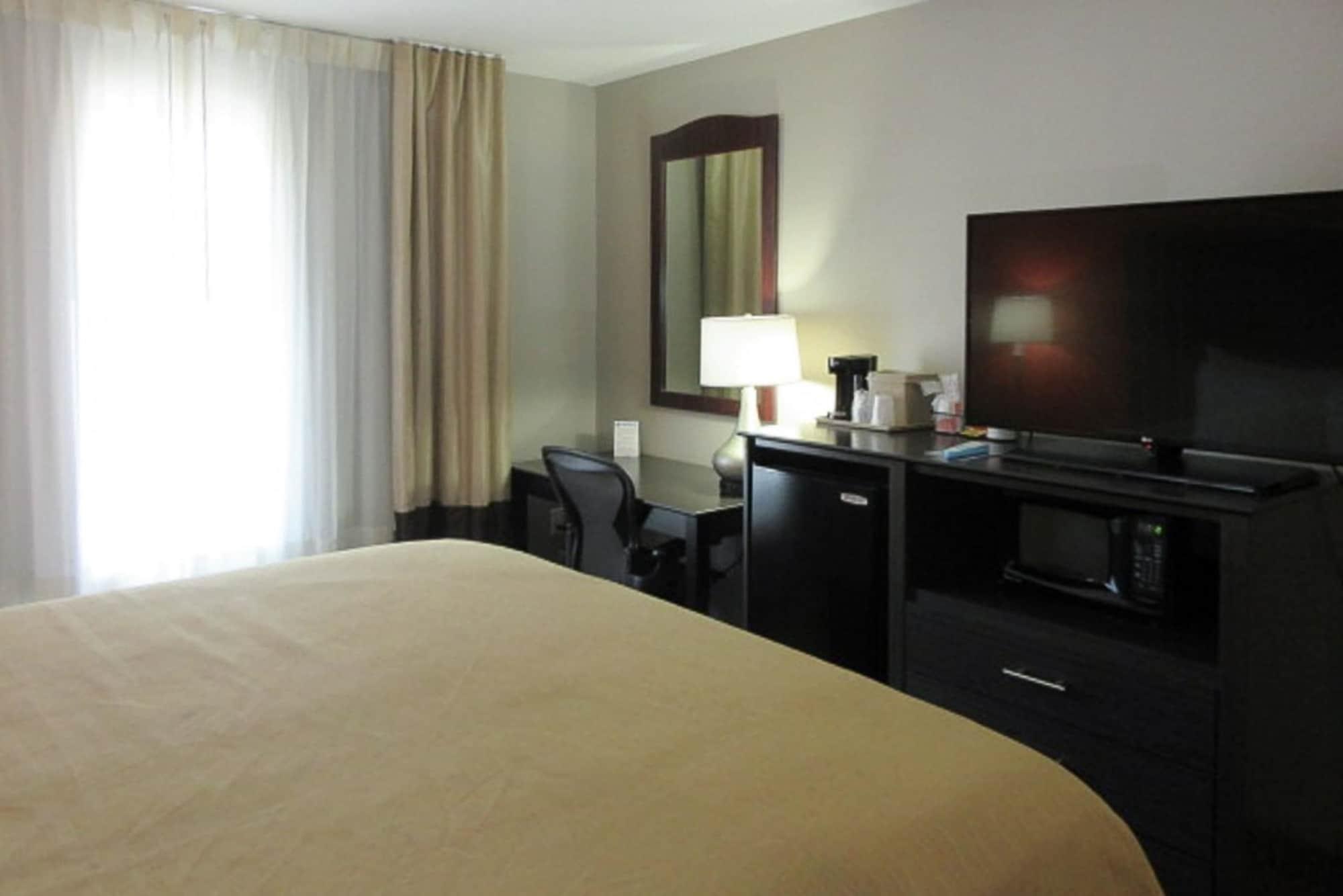 Quality Inn & Suites Fresno Northwest Extérieur photo