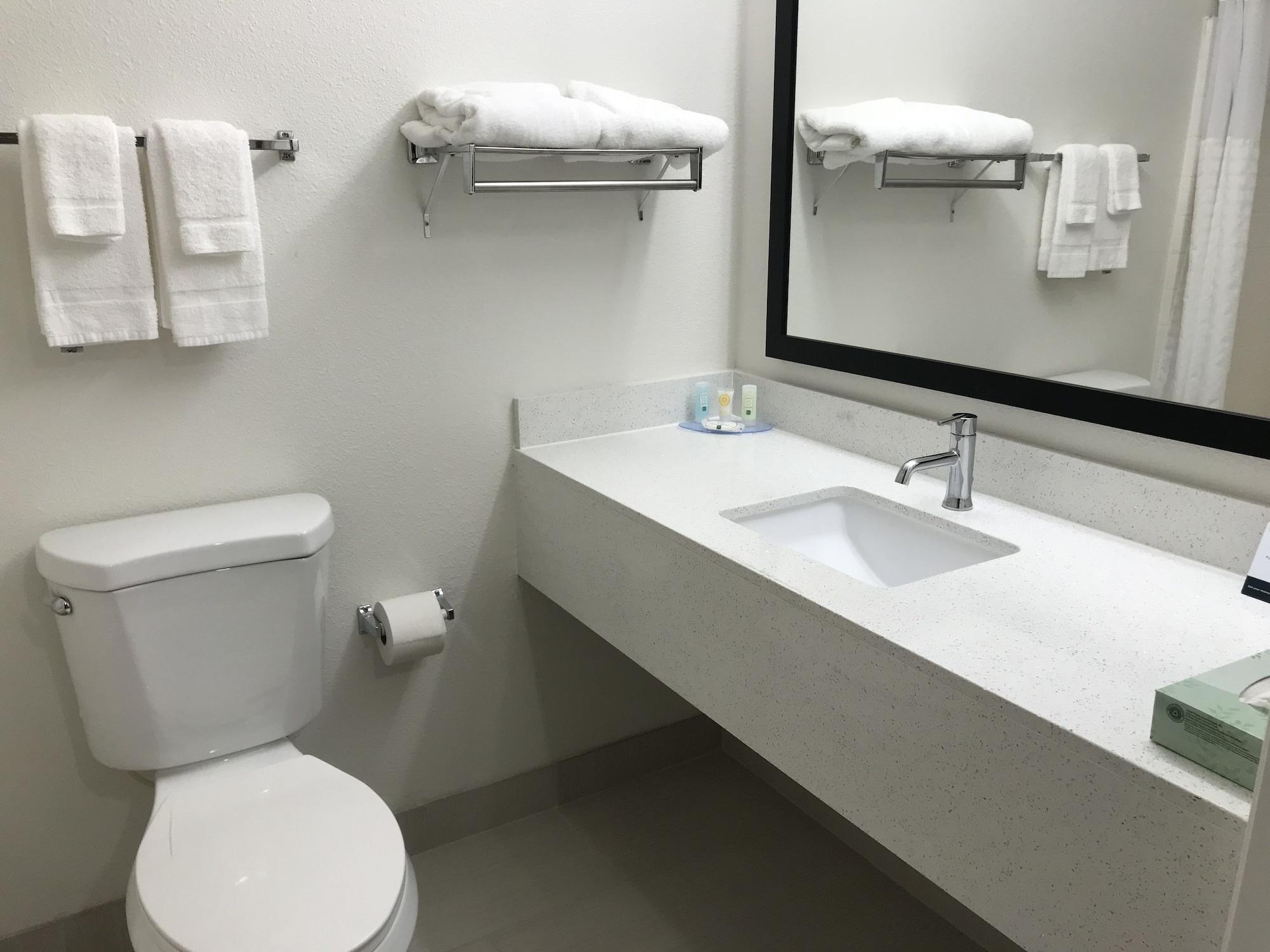 Quality Inn & Suites Fresno Northwest Extérieur photo