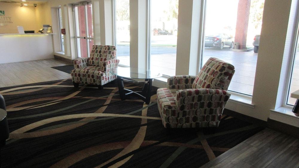 Quality Inn & Suites Fresno Northwest Extérieur photo